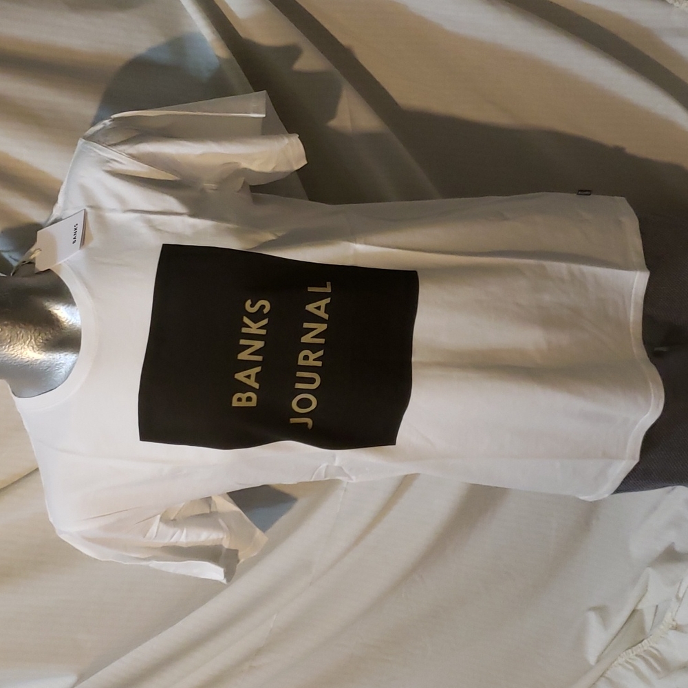 BANKS Display Tshirt